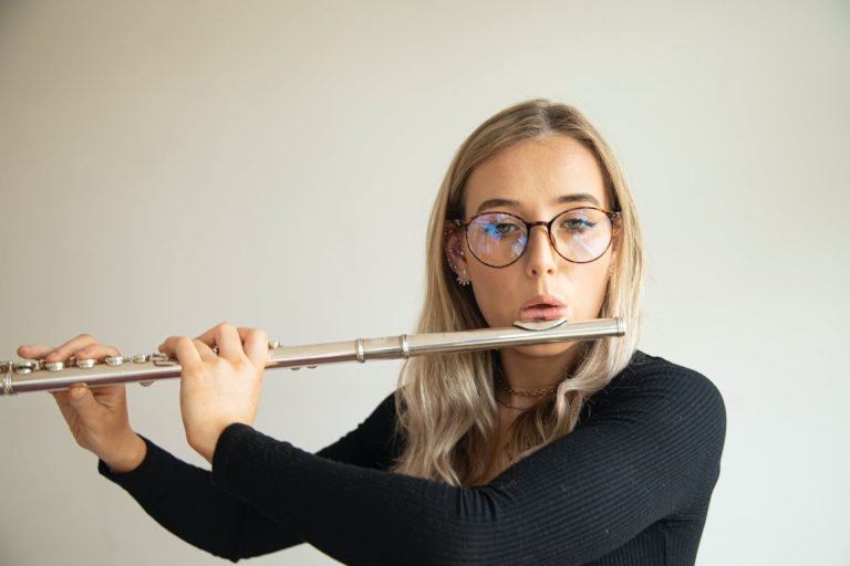 How to make your fingers move faster when playing flute?