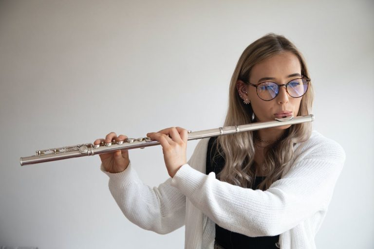 Which scale has the longest base flute?